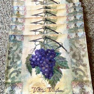 6 Fabric Placemats Grapes / vine pattern Brand new never used Reversible